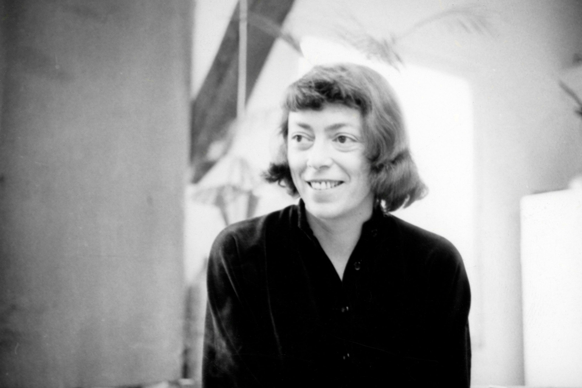 Joan Mitchell in her 10 rue Frémicourt apartment, Paris, ca.1960. 